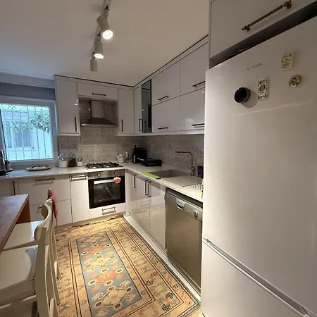 Renovated 2br Garden Flat 300 M To Sarimsakli * Sefacamlik