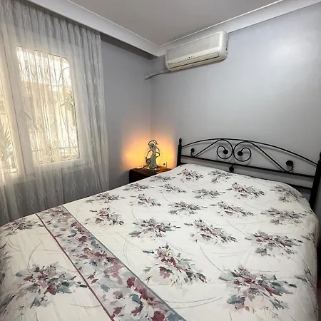 דירה Renovated 2br Garden Flat 300 M To Sarimsakli Sefacamlik