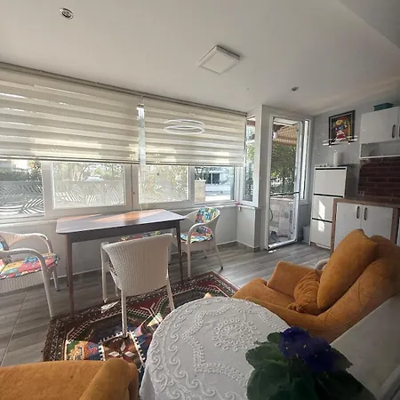 Renovated 2br Garden Flat 300 M To Sarimsakli * Sefacamlik