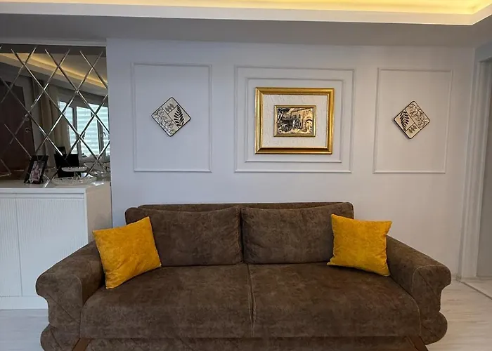 Renovated 2br Garden Flat 300 M To Sarımsaklı * Sefacamlik