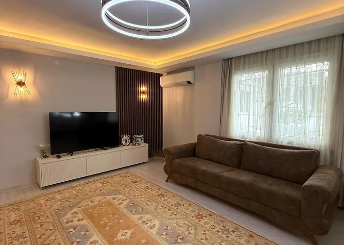 Renovated 2br Garden Flat 300 M To Sarımsaklı Daire Sefacamlik
