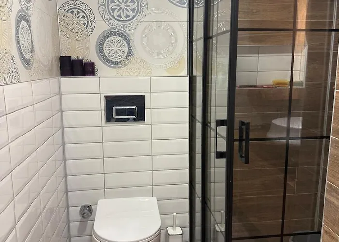 Renovated 2br Garden Flat 300 M To Sarımsaklı * Sefacamlik