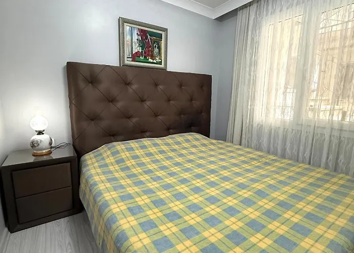 Renovated 2br Garden Flat 300 M To Sarımsaklı Sefacamlik