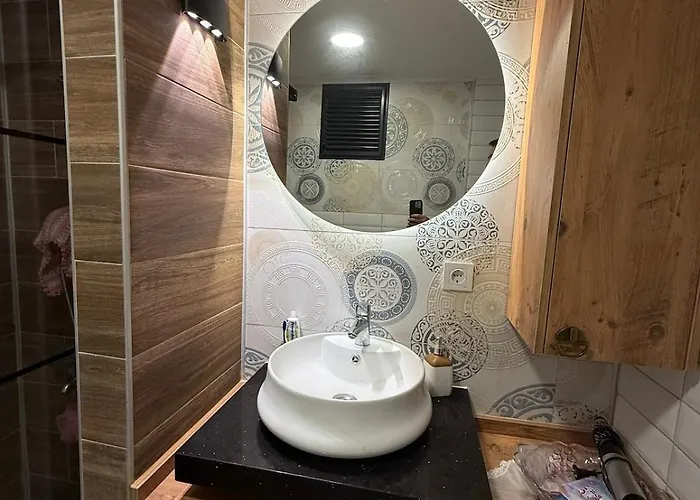 Renovated 2br Garden Flat 300 M To Sarımsaklı