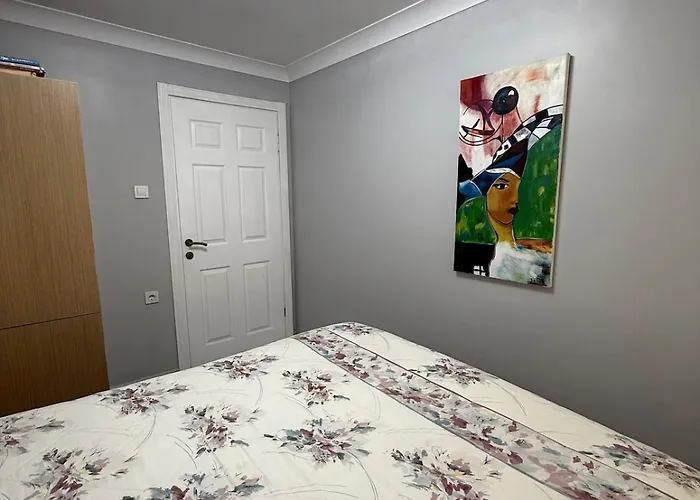 Renovated 2br Garden Flat 300 M To Sarımsaklı Daire Sefacamlik