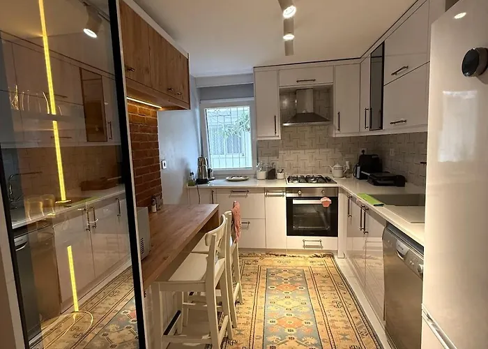 Renovated 2br Garden Flat 300 M To Sarımsaklı Daire *