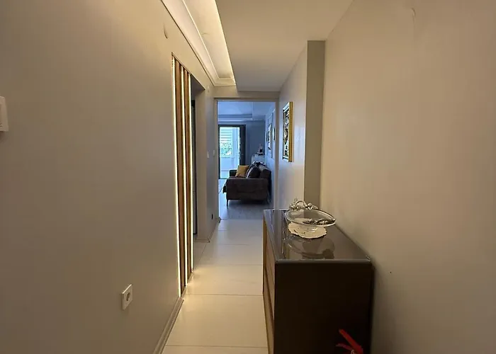 Renovated 2br Garden Flat 300 M To Sarımsaklı Daire Sefacamlik